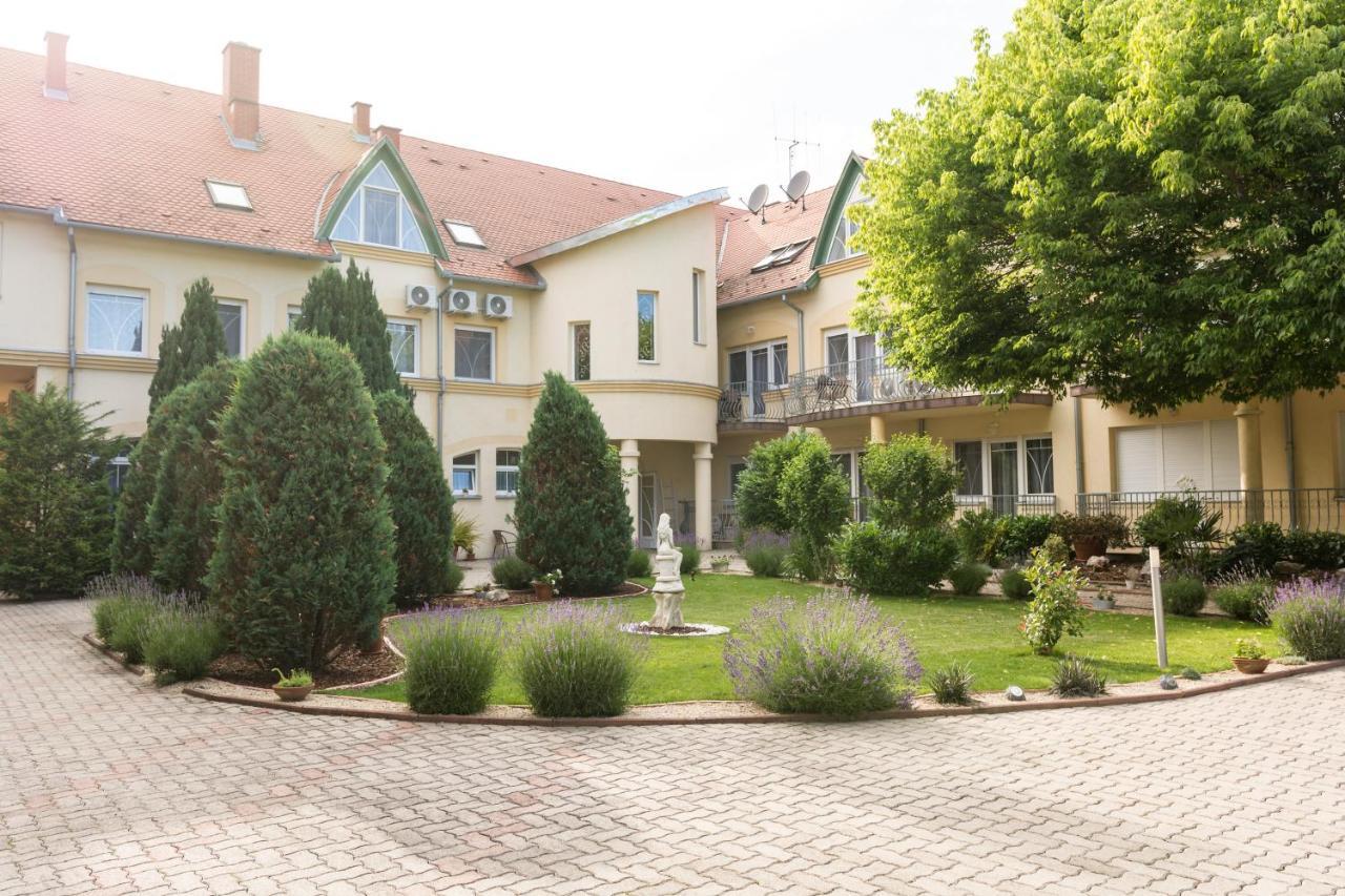 Hotel Harka Harkány Eksteriør bilde